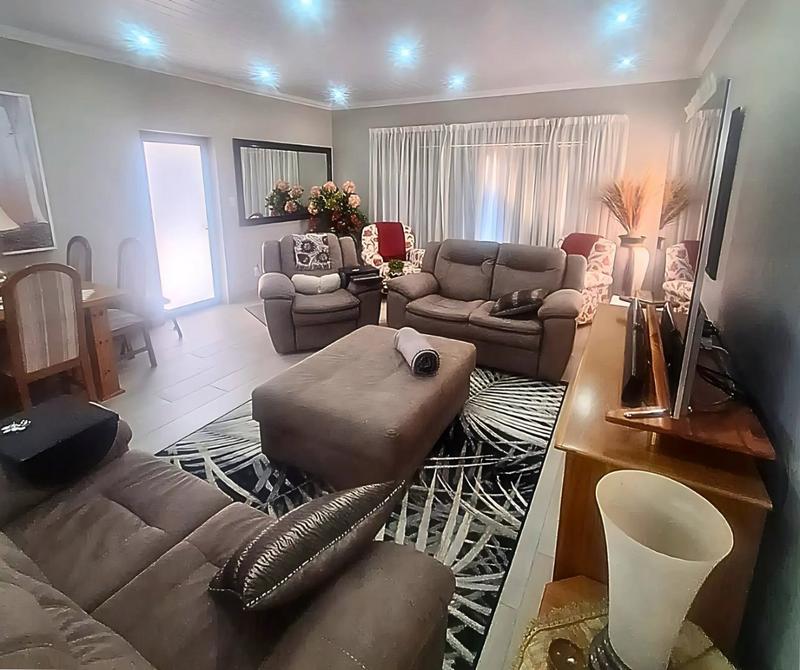 2 Bedroom Property for Sale in Paradise Coast Western Cape